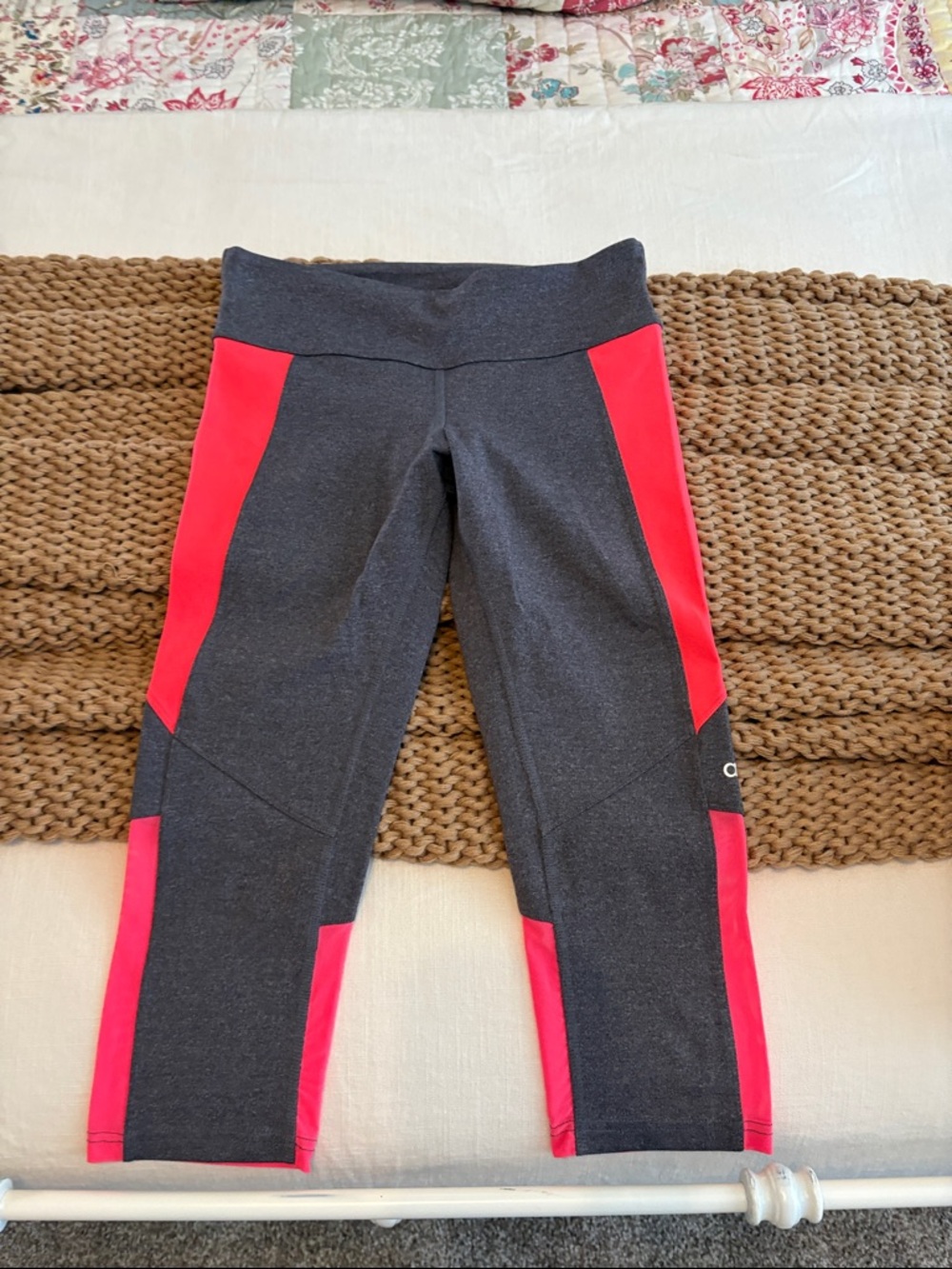 ALO Yoga Charcoal Gray Leggings with Bright Pink Panels